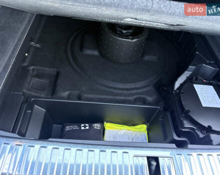 Чорний Ауді E-Tron, об'ємом двигуна 0 л та пробігом 95 тис. км за 36599 $, фото 76 на Automoto.ua