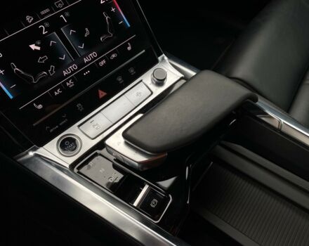 Чорний Ауді E-Tron, об'ємом двигуна 0 л та пробігом 81 тис. км за 36500 $, фото 19 на Automoto.ua