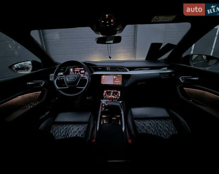 Чорний Ауді E-Tron, об'ємом двигуна 0 л та пробігом 84 тис. км за 36000 $, фото 65 на Automoto.ua