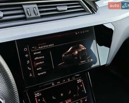 Чорний Ауді E-Tron, об'ємом двигуна 0 л та пробігом 34 тис. км за 49499 $, фото 67 на Automoto.ua