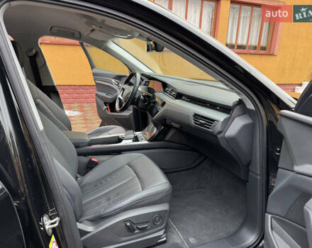 Чорний Ауді E-Tron, об'ємом двигуна 0 л та пробігом 190 тис. км за 24199 $, фото 22 на Automoto.ua