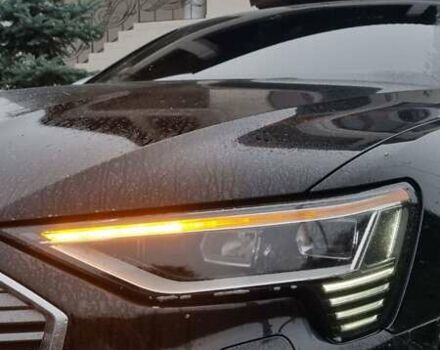 Черный Ауди E-Tron, объемом двигателя 0 л и пробегом 80 тыс. км за 40950 $, фото 1 на Automoto.ua