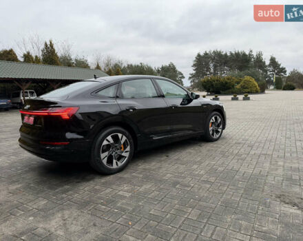 Чорний Ауді E-Tron, об'ємом двигуна 0 л та пробігом 54 тис. км за 37990 $, фото 4 на Automoto.ua