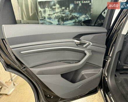 Черный Ауди E-Tron, объемом двигателя 0 л и пробегом 150 тыс. км за 27500 $, фото 28 на Automoto.ua