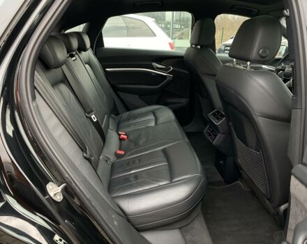 Чорний Ауді E-Tron, об'ємом двигуна 0 л та пробігом 81 тис. км за 36500 $, фото 25 на Automoto.ua