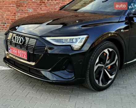 Чорний Ауді E-Tron, об'ємом двигуна 0 л та пробігом 58 тис. км за 41900 $, фото 3 на Automoto.ua