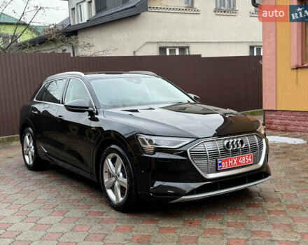 Чорний Ауді E-Tron, об'ємом двигуна 0 л та пробігом 190 тис. км за 24199 $, фото 3 на Automoto.ua