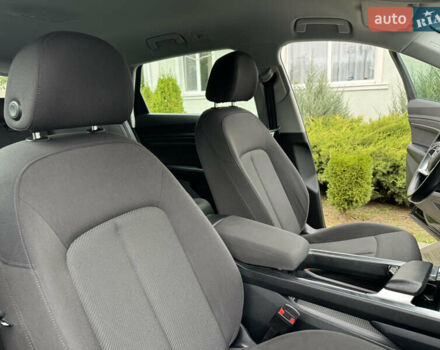 Чорний Ауді E-Tron, об'ємом двигуна 0 л та пробігом 190 тис. км за 23900 $, фото 26 на Automoto.ua