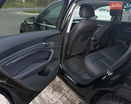Чорний Ауді E-Tron, об'ємом двигуна 0 л та пробігом 155 тис. км за 28500 $, фото 15 на Automoto.ua