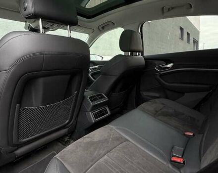 Чорний Ауді E-Tron, об'ємом двигуна 0 л та пробігом 148 тис. км за 31500 $, фото 28 на Automoto.ua