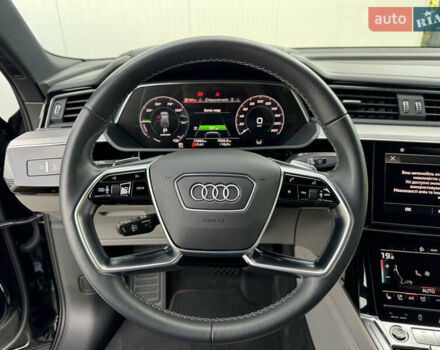 Черный Ауди E-Tron, объемом двигателя 0 л и пробегом 73 тыс. км за 44300 $, фото 31 на Automoto.ua