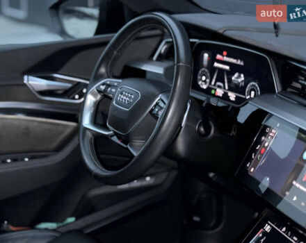 Чорний Ауді E-Tron, об'ємом двигуна 0 л та пробігом 84 тис. км за 36000 $, фото 60 на Automoto.ua