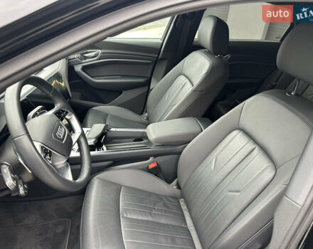 Чорний Ауді E-Tron, об'ємом двигуна 0 л та пробігом 89 тис. км за 35200 $, фото 3 на Automoto.ua