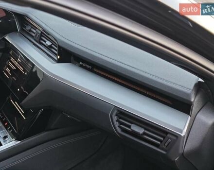Чорний Ауді E-Tron, об'ємом двигуна 0 л та пробігом 34 тис. км за 49499 $, фото 56 на Automoto.ua