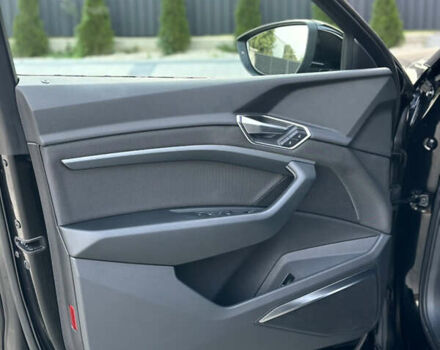 Черный Ауди E-Tron, объемом двигателя 0 л и пробегом 40 тыс. км за 26900 $, фото 30 на Automoto.ua