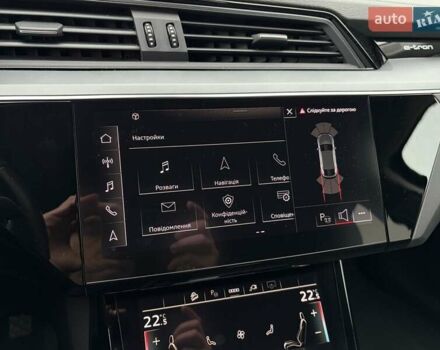 Чорний Ауді E-Tron, об'ємом двигуна 0 л та пробігом 99 тис. км за 29000 $, фото 31 на Automoto.ua