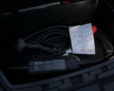 Чорний Ауді E-Tron, об'ємом двигуна 0 л та пробігом 84 тис. км за 36000 $, фото 26 на Automoto.ua