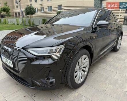 Чорний Ауді E-Tron, об'ємом двигуна 0 л та пробігом 30 тис. км за 45000 $, фото 4 на Automoto.ua
