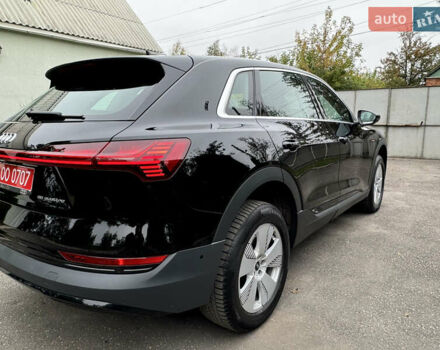 Чорний Ауді E-Tron, об'ємом двигуна 0 л та пробігом 190 тис. км за 23900 $, фото 9 на Automoto.ua