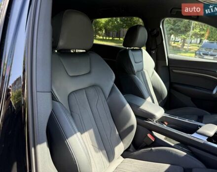 Черный Ауди E-Tron, объемом двигателя 0 л и пробегом 23 тыс. км за 38999 $, фото 38 на Automoto.ua