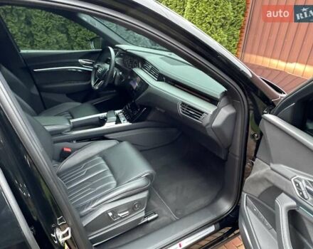 Чорний Ауді E-Tron, об'ємом двигуна 0 л та пробігом 58 тис. км за 42999 $, фото 69 на Automoto.ua