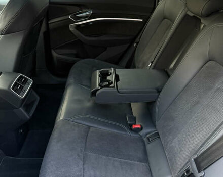 Чорний Ауді E-Tron, об'ємом двигуна 0 л та пробігом 178 тис. км за 31000 $, фото 9 на Automoto.ua