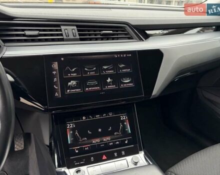 Чорний Ауді E-Tron, об'ємом двигуна 0 л та пробігом 99 тис. км за 29000 $, фото 21 на Automoto.ua