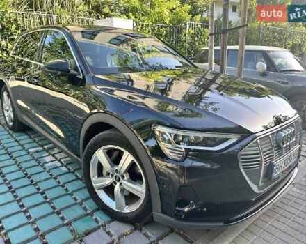 Черный Ауди E-Tron, объемом двигателя 0 л и пробегом 30 тыс. км за 41000 $, фото 3 на Automoto.ua