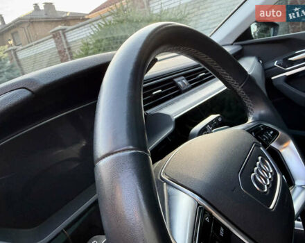 Черный Ауди E-Tron, объемом двигателя 0 л и пробегом 140 тыс. км за 29299 $, фото 26 на Automoto.ua