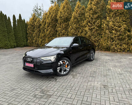 Чорний Ауді E-Tron, об'ємом двигуна 0 л та пробігом 54 тис. км за 37990 $, фото 10 на Automoto.ua