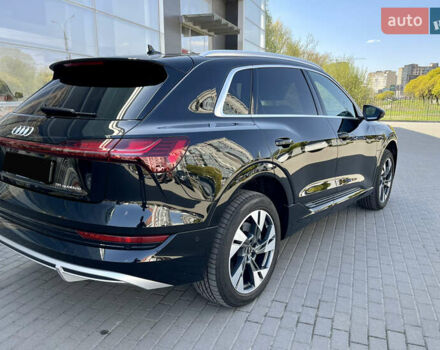 Черный Ауди E-Tron, объемом двигателя 0 л и пробегом 33 тыс. км за 53450 $, фото 1 на Automoto.ua