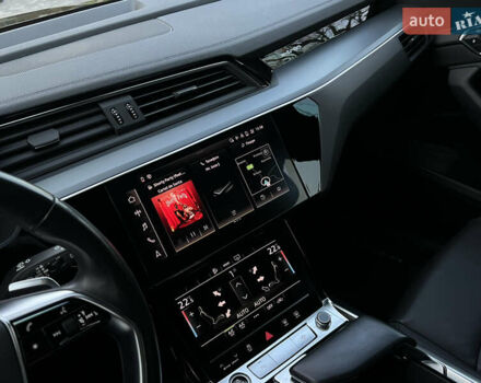 Чорний Ауді E-Tron, об'ємом двигуна 0 л та пробігом 187 тис. км за 23300 $, фото 52 на Automoto.ua