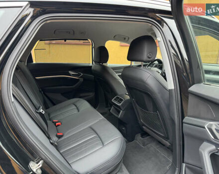 Чорний Ауді E-Tron, об'ємом двигуна 0 л та пробігом 190 тис. км за 24199 $, фото 35 на Automoto.ua