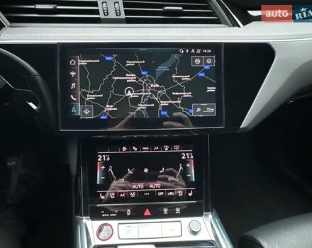 Чорний Ауді E-Tron, об'ємом двигуна 0 л та пробігом 58 тис. км за 42999 $, фото 55 на Automoto.ua