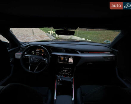 Чорний Ауді E-Tron, об'ємом двигуна 0 л та пробігом 58 тис. км за 39999 $, фото 50 на Automoto.ua