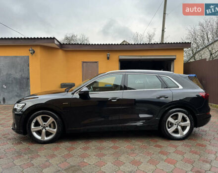 Чорний Ауді E-Tron, об'ємом двигуна 0 л та пробігом 190 тис. км за 24199 $, фото 8 на Automoto.ua