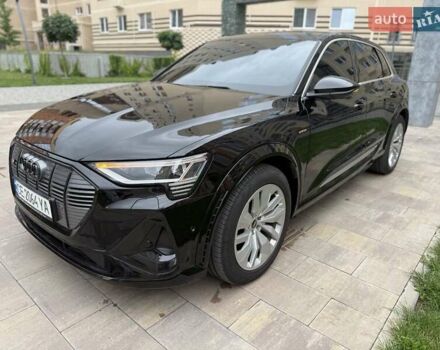 Чорний Ауді E-Tron, об'ємом двигуна 0 л та пробігом 31 тис. км за 39990 $, фото 4 на Automoto.ua