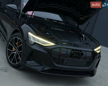 Чорний Ауді E-Tron, об'ємом двигуна 0 л та пробігом 84 тис. км за 36000 $, фото 23 на Automoto.ua