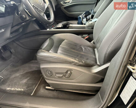 Черный Ауди E-Tron, объемом двигателя 0 л и пробегом 150 тыс. км за 27500 $, фото 32 на Automoto.ua