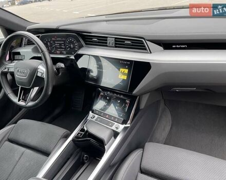Черный Ауди E-Tron, объемом двигателя 0 л и пробегом 68 тыс. км за 37000 $, фото 29 на Automoto.ua