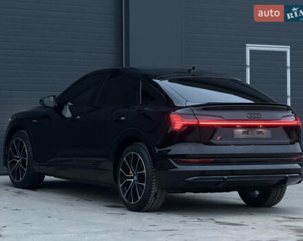 Чорний Ауді E-Tron, об'ємом двигуна 0 л та пробігом 84 тис. км за 36000 $, фото 12 на Automoto.ua