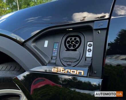 Черный Ауди E-Tron, объемом двигателя 71 л и пробегом 23 тыс. км за 30500 $, фото 10 на Automoto.ua