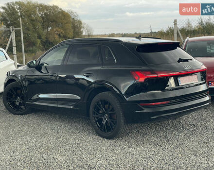 Чорний Ауді E-Tron, об'ємом двигуна 0 л та пробігом 70 тис. км за 39999 $, фото 75 на Automoto.ua