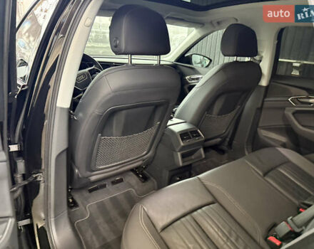 Черный Ауди E-Tron, объемом двигателя 0 л и пробегом 150 тыс. км за 27500 $, фото 29 на Automoto.ua