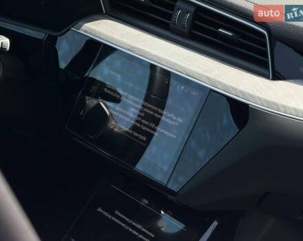 Чорний Ауді E-Tron, об'ємом двигуна 0 л та пробігом 50 тис. км за 36600 $, фото 18 на Automoto.ua