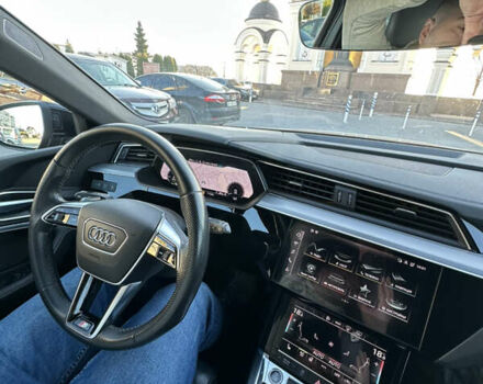 Черный Ауди E-Tron, объемом двигателя 0 л и пробегом 120 тыс. км за 32555 $, фото 47 на Automoto.ua