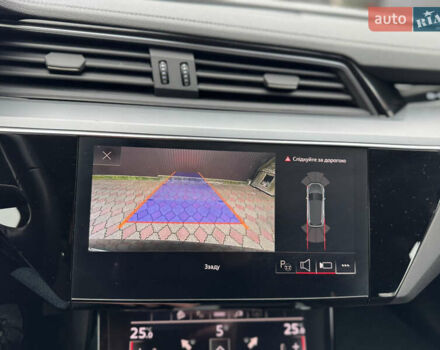 Чорний Ауді E-Tron, об'ємом двигуна 0 л та пробігом 190 тис. км за 24199 $, фото 49 на Automoto.ua