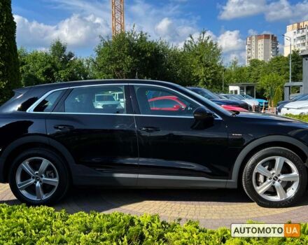 Черный Ауди E-Tron, объемом двигателя 71 л и пробегом 23 тыс. км за 30500 $, фото 7 на Automoto.ua