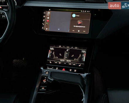Чорний Ауді E-Tron, об'ємом двигуна 0 л та пробігом 84 тис. км за 36000 $, фото 63 на Automoto.ua