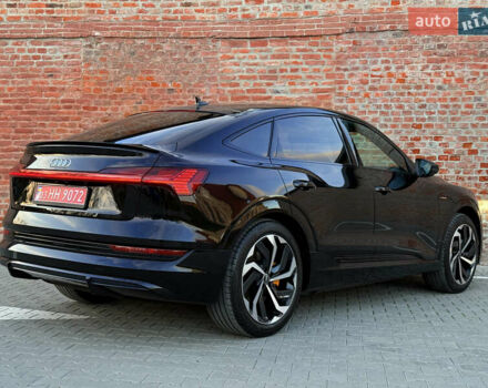 Чорний Ауді E-Tron, об'ємом двигуна 0 л та пробігом 58 тис. км за 39999 $, фото 30 на Automoto.ua